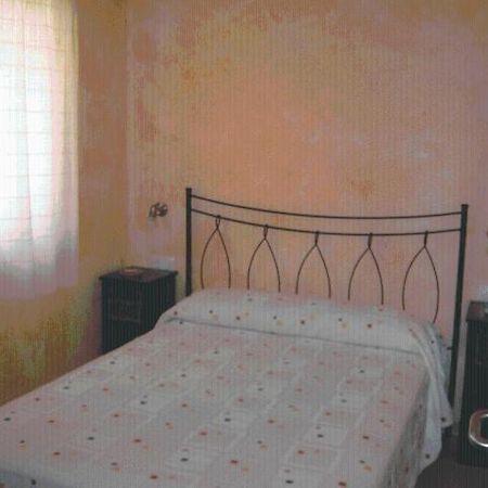 Hostal Valle Del Iregua Albelda De Iregua Bilik gambar