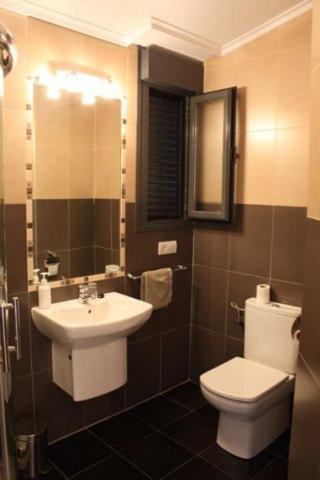 Hostal Valle Del Iregua Albelda De Iregua Bilik gambar