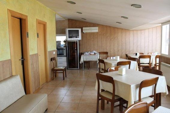 Hostal Valle Del Iregua Albelda De Iregua Luaran gambar